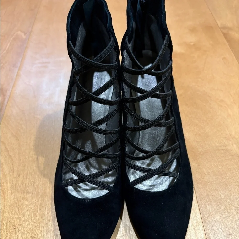 Crown Vintage black suede shoes booties wedge sz 8